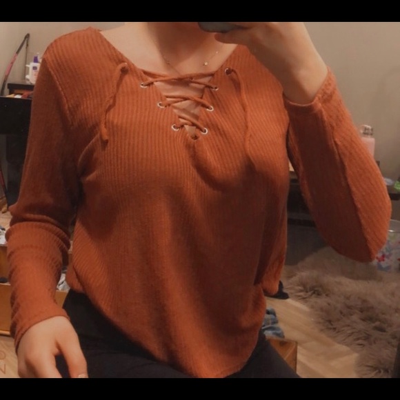 Long sleeve ribbed shirt. - Picture 1 of 2